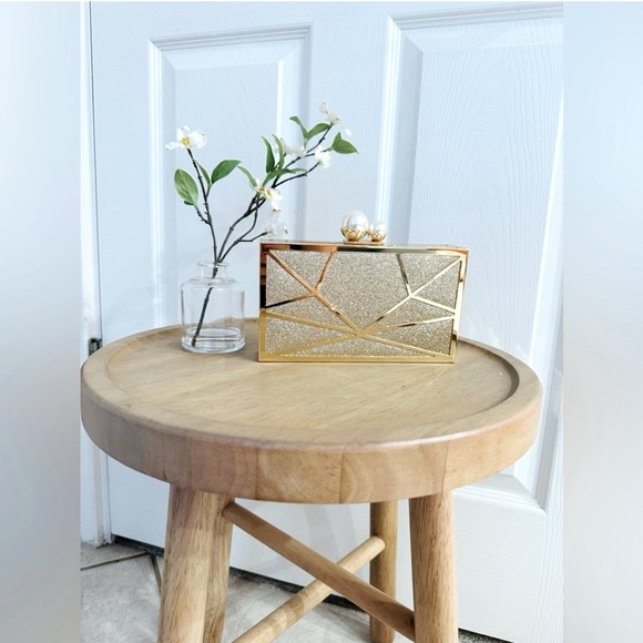 SHEIN Gold clutch with chain and bold pearl clasp closure feminine bridal classy - Picture 2 of 4